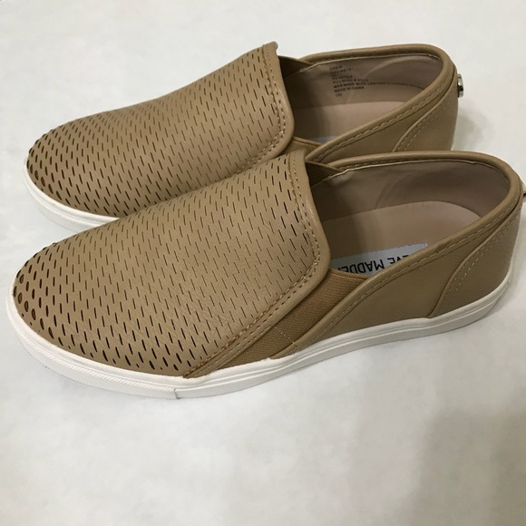 steve madden tan slip ons